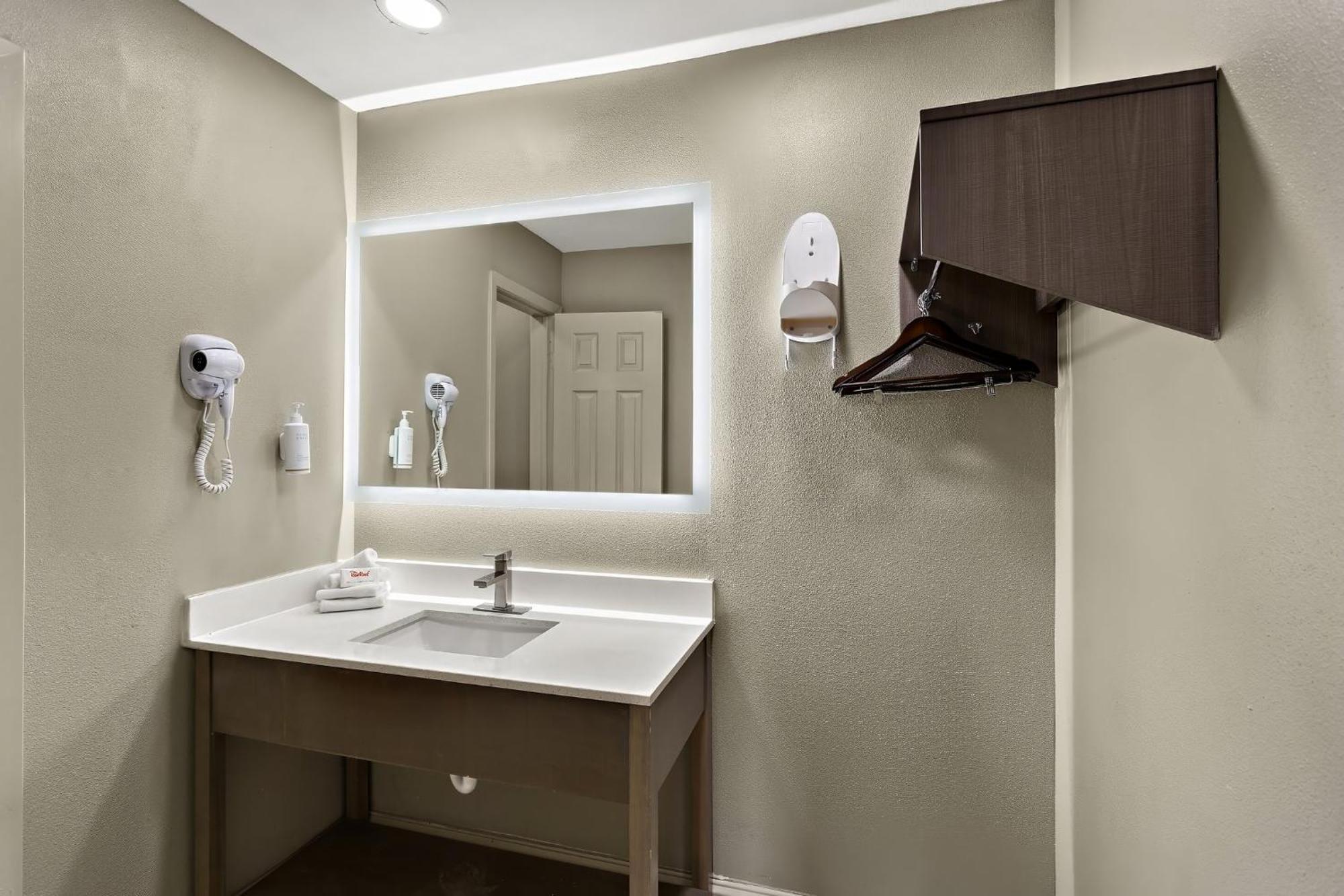 Red Roof Inn Реддінг Екстер'єр фото