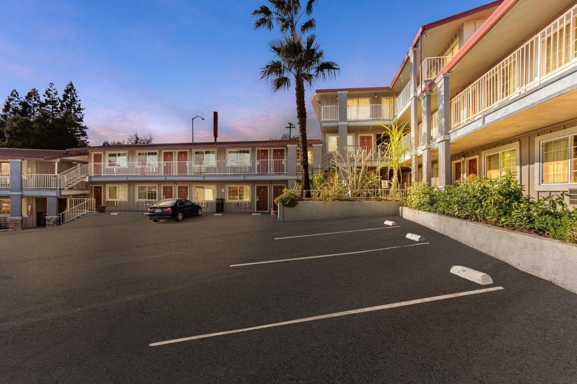 Red Roof Inn Реддінг Екстер'єр фото