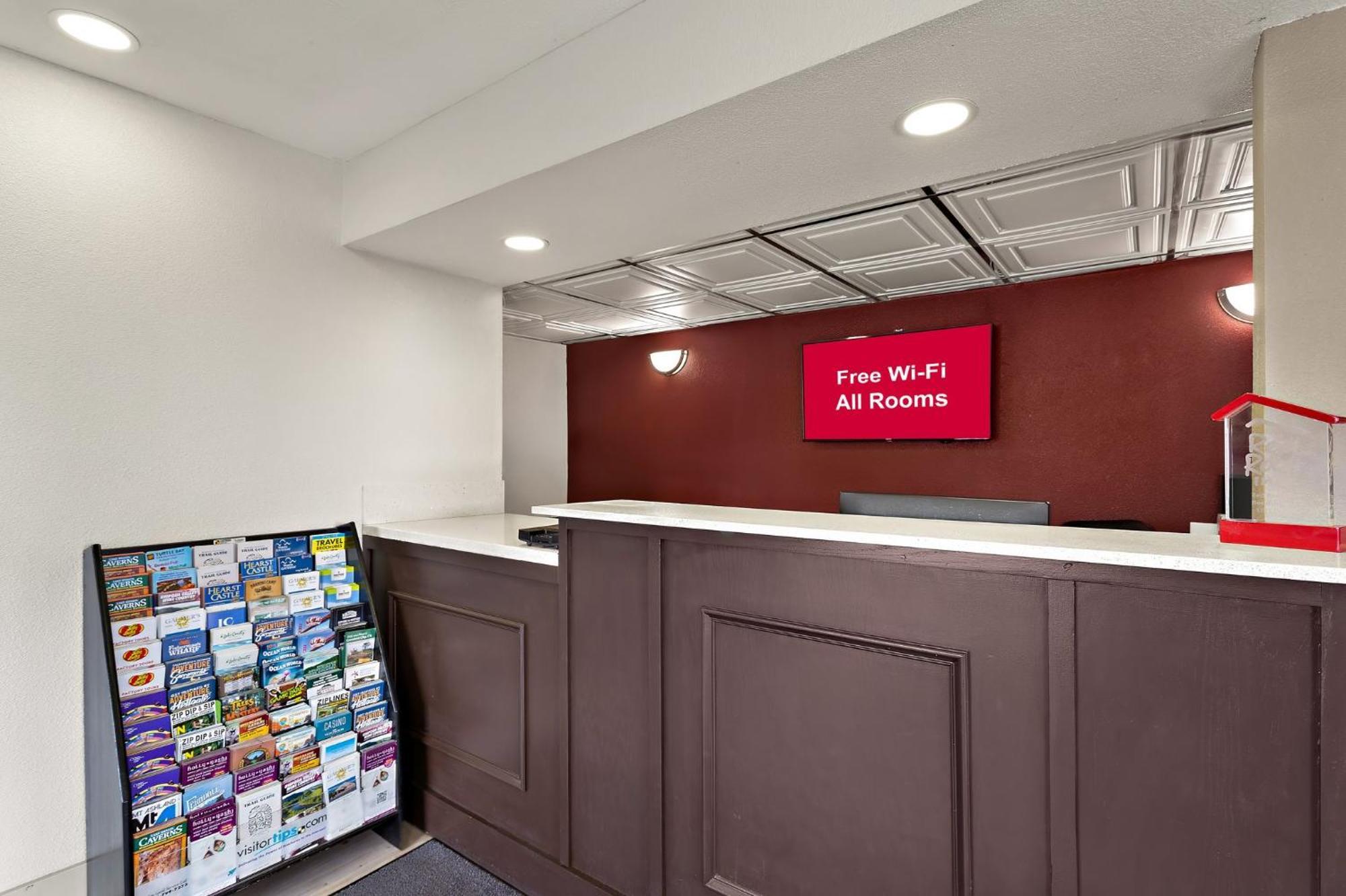 Red Roof Inn Реддінг Екстер'єр фото